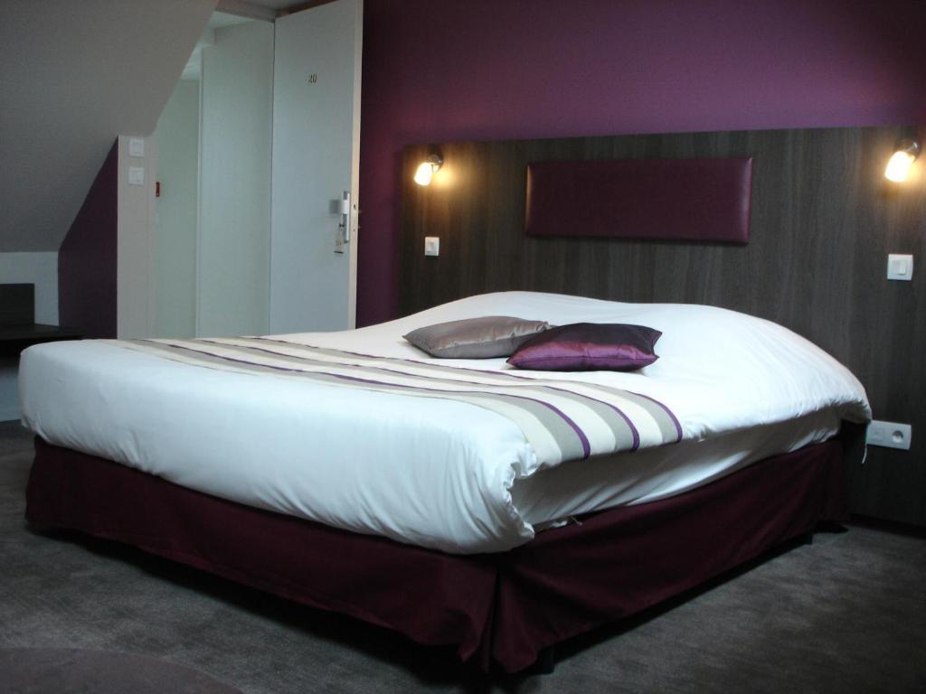 Logis Hotel Spa Restaurant Au Site Normand Клеси Номер фото