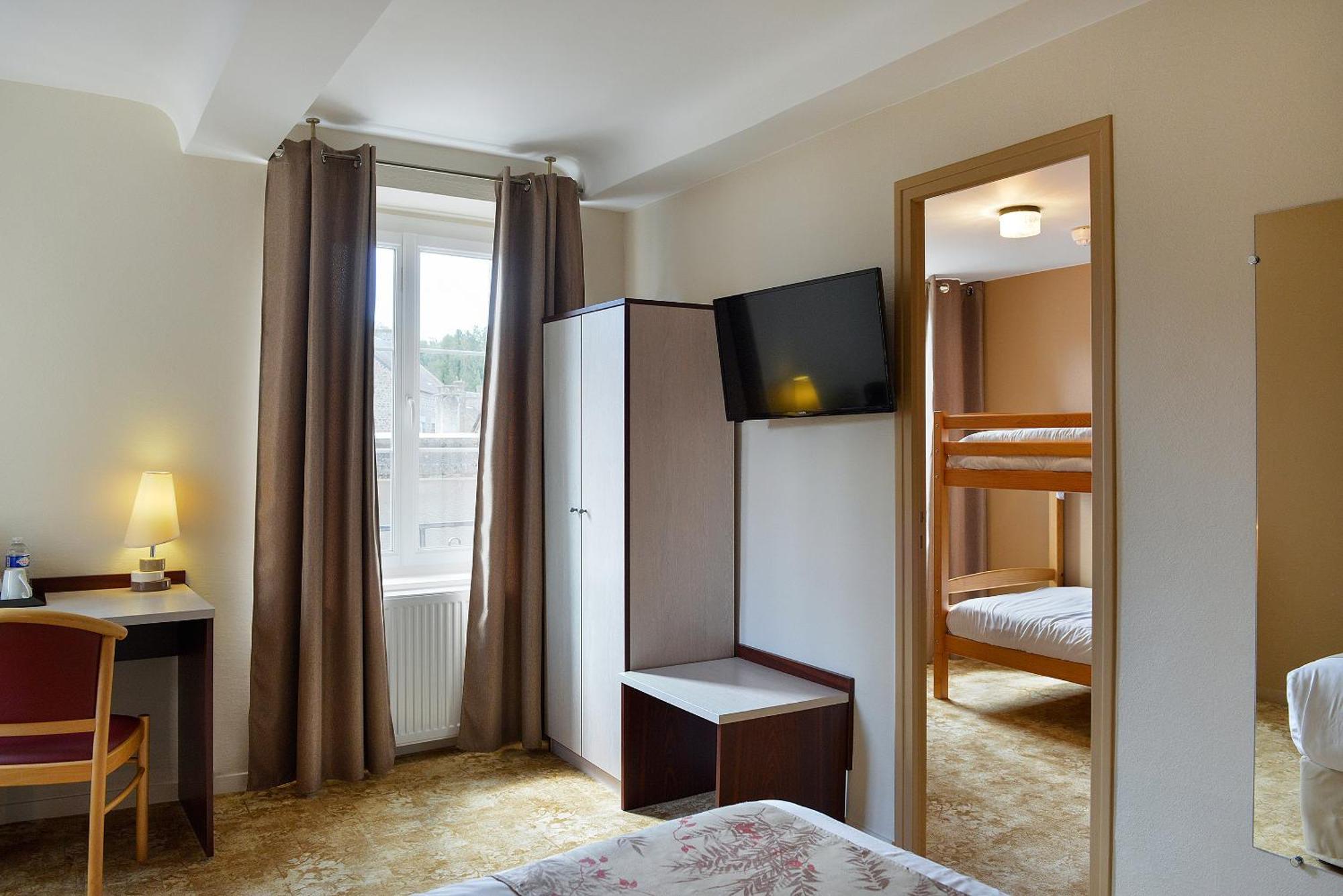 Logis Hotel Spa Restaurant Au Site Normand Клеси Экстерьер фото