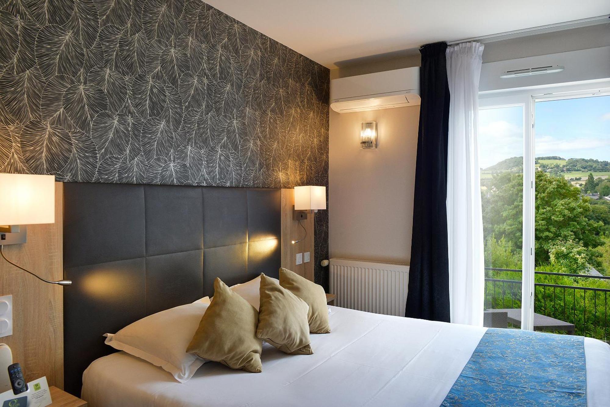Logis Hotel Spa Restaurant Au Site Normand Клеси Экстерьер фото