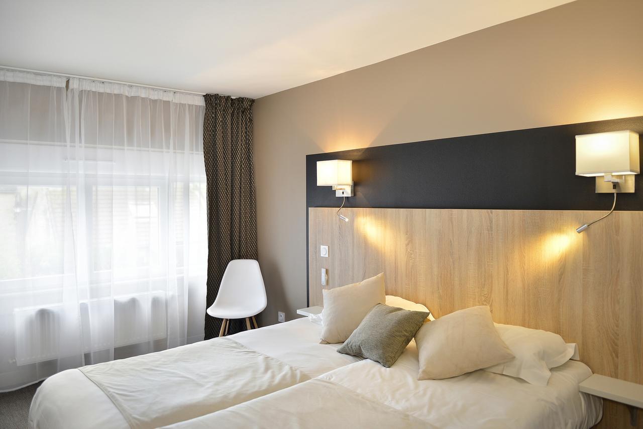 Logis Hotel Spa Restaurant Au Site Normand Клеси Экстерьер фото
