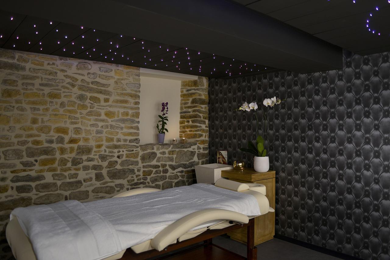 Logis Hotel Spa Restaurant Au Site Normand Клеси Экстерьер фото