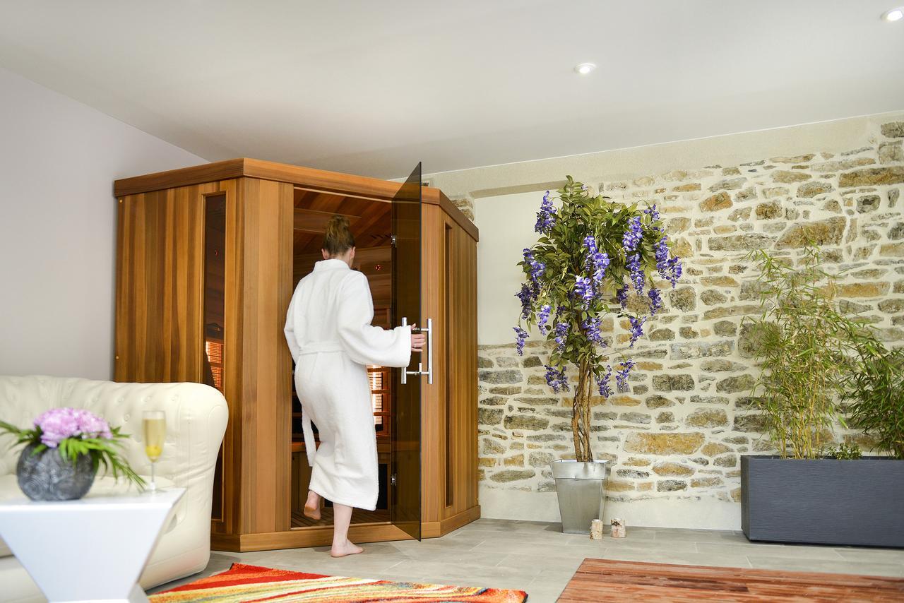 Logis Hotel Spa Restaurant Au Site Normand Клеси Экстерьер фото