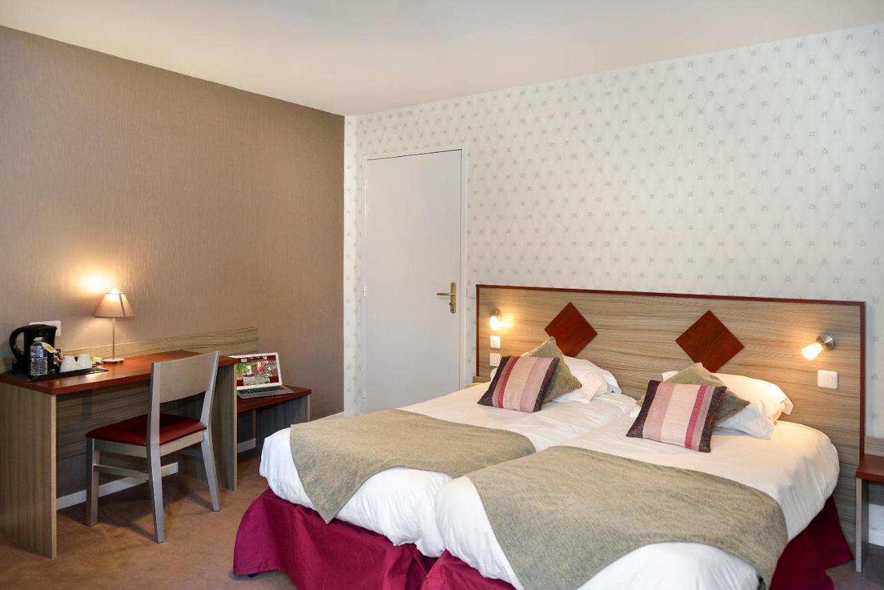 Logis Hotel Spa Restaurant Au Site Normand Клеси Экстерьер фото